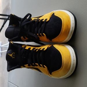 Yellow/black, size 10, Jordan 1